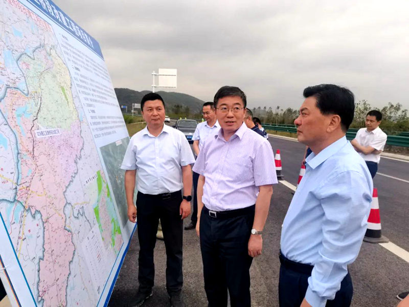 池州市委副書(shū)記、市長(zhǎng)朱浩東到G318池殷改建01標(biāo)督導(dǎo)檢查